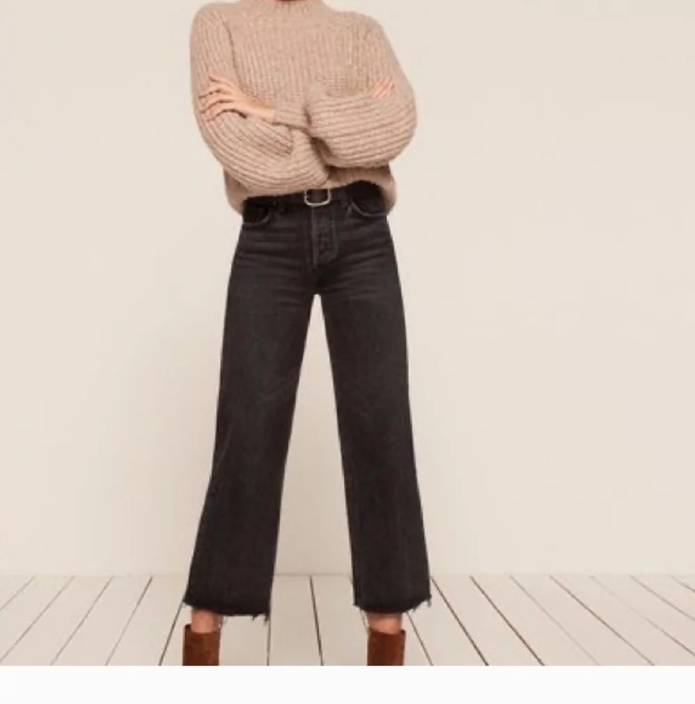 REFORMATION Fawcett Jeans - Monterey Wash 26" - Picture 2 of 14